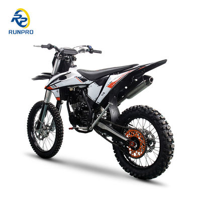 Maak je klaar om de concurrentie te domineren met de 300cc pitbike van Runpro Racing
