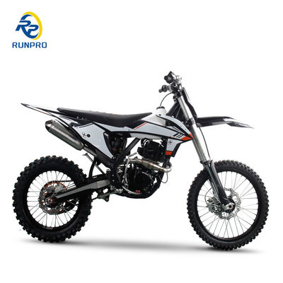 Maak je klaar om de concurrentie te domineren met de 300cc pitbike van Runpro Racing