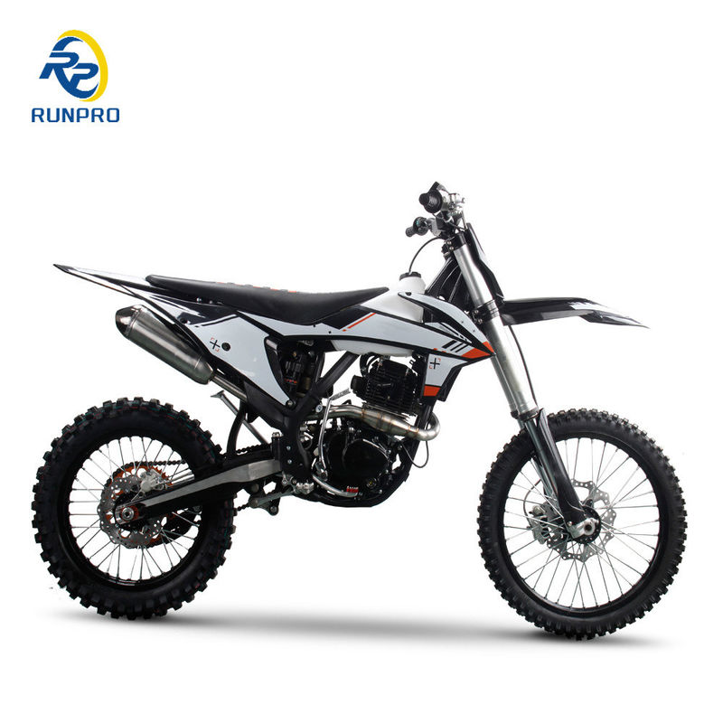 Verover elk terrein met Runpro 21/18 band 300cc Dirt Bike CE gecertificeerd en krachtig